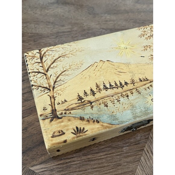 Vintage 1976 B.Powell Hand-Painted Wooden Keepsake Box Folk Primitive Art - Picture 3 of 14